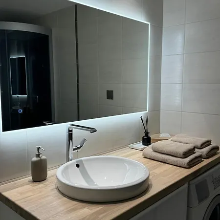 Lovely Studio With Balcony In Central