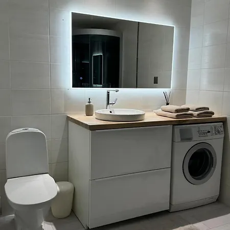 Lovely Studio With Balcony In Central Apartment *